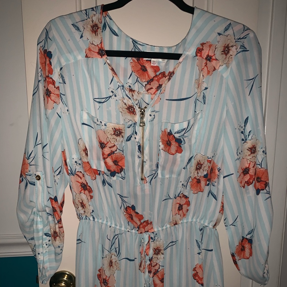 Short floral dress. Worn once
